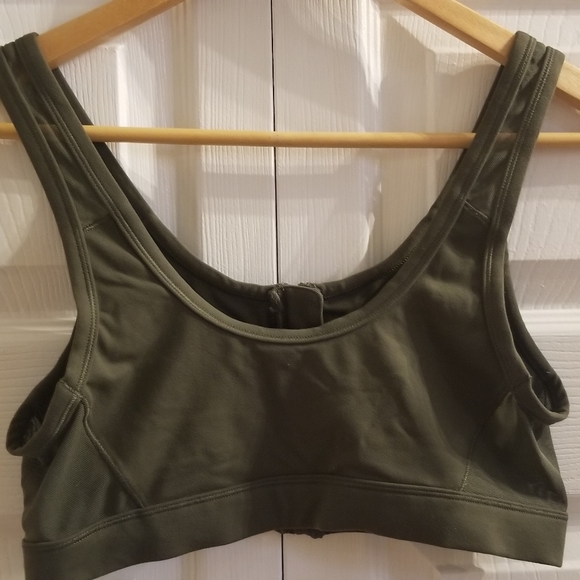 Front-zip athletic bra - Picture 2 of 2